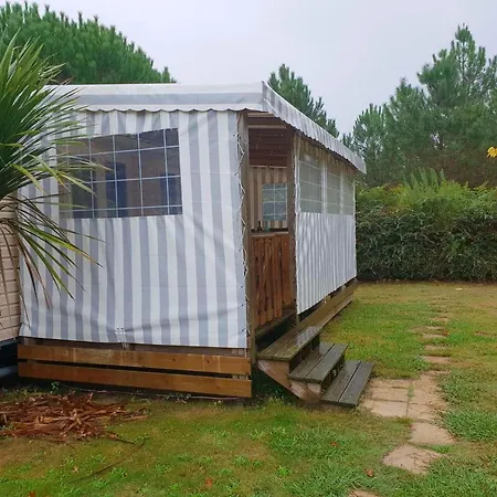 Prázdninový dům Confortable A + Piscine Gastes