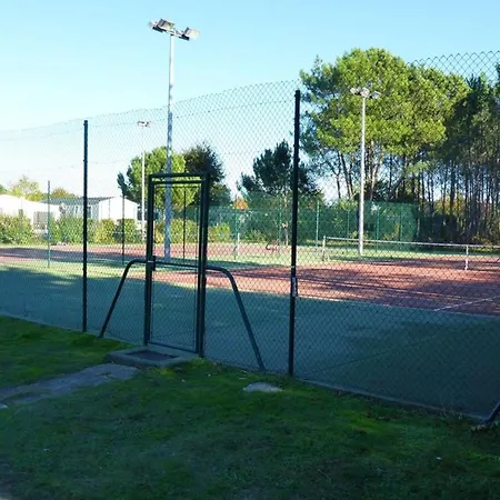 Confortable A + Piscine Gastes