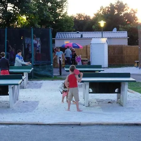 Confortable A + Piscine Prázdninový dům Gastes