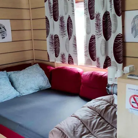 Confortable à + Piscine Hébergement de vacances