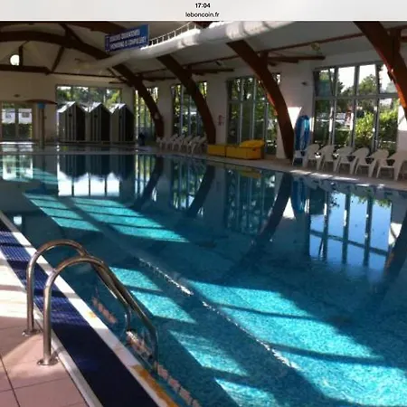 Confortable à + Piscine Gastes
