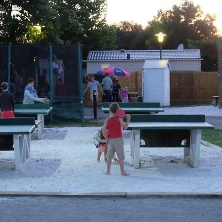 Confortable à + Piscine Gastes