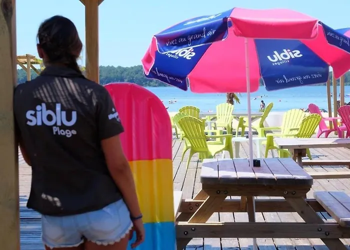 Confortable à + Piscine Hébergement de vacances
