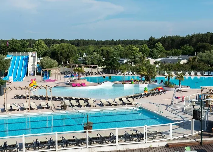 Confortable à + Piscine * Gastes