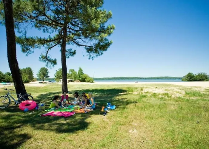 Hébergement de vacances Confortable à + Piscine *