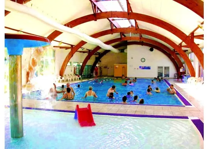 Confortable à + Piscine Hébergement de vacances *