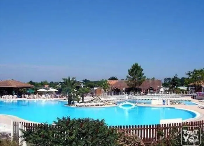 Hébergement de vacances Confortable à + Piscine Gastes