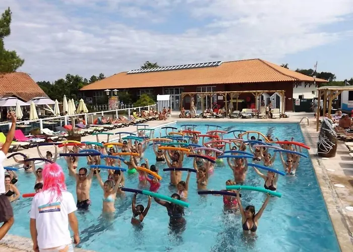Confortable à + Piscine Gastes